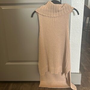7 for All Mankind Woman’s sleeveless turtleneck sweater